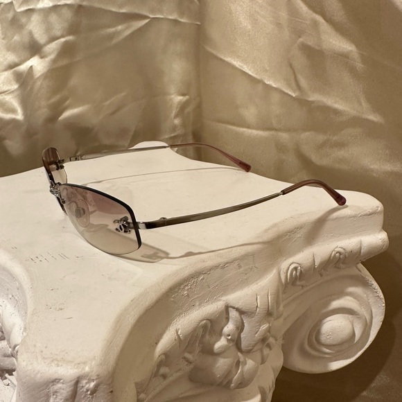 Chanel 4002 Rimless CC Vintage Y2K Sunglasses in Pink Hue - Picture 7 of 16